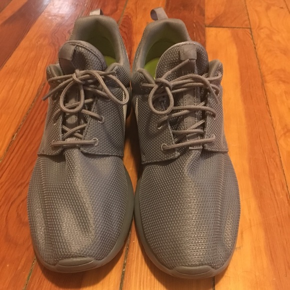 Nike All Gray Silver Roshe One - Picture 2 of 4